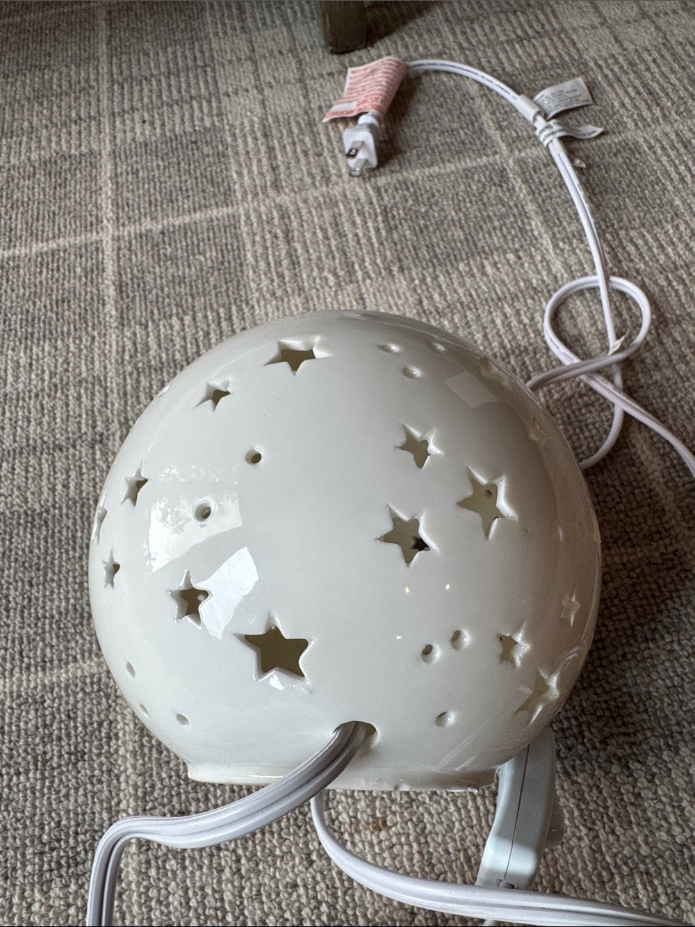 Target White Star Cutout Ceramic Night Light Lamp - Picture 3 of 4